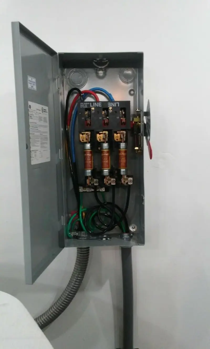 Three-phase disconnect switch installed for Smoke Detector Installation in Mascot